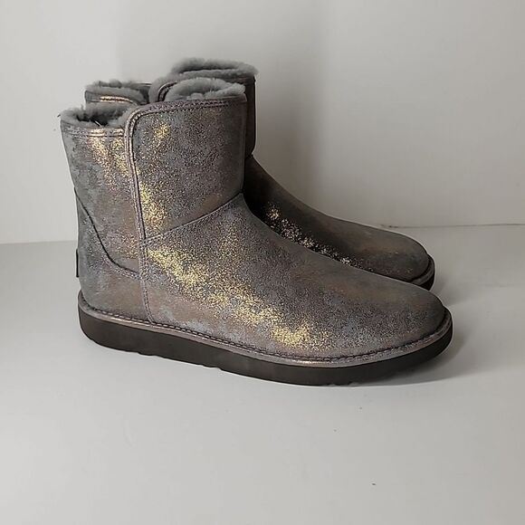 UGG Abree Short II Size 10 - Picture 3 of 9